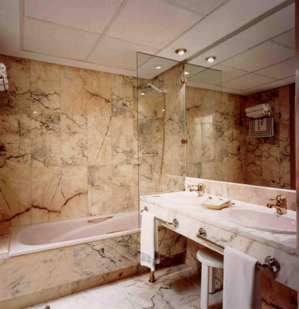 Apartahotel Aparto-hotel Rosales 3*